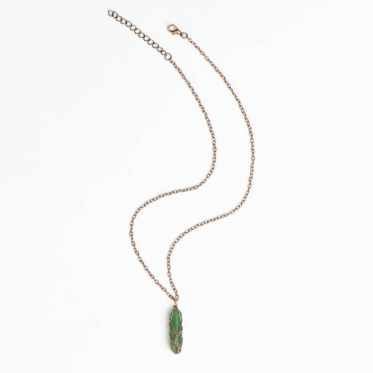 Hexagonal prism double-pointed pendant (green)